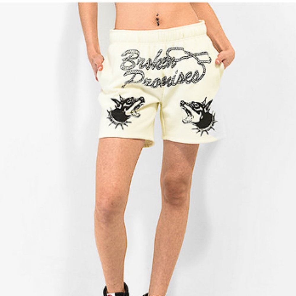 BROKEN PROMISES Men's Lasso Cream Sweat Short Size Large in Natural